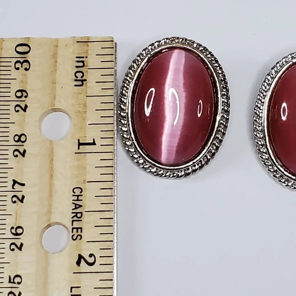 Vintage Oval Pink Moonstone Cats Eye Clip-On Earrings With Silver-Tone Rope Edge - Picture 3 of 12